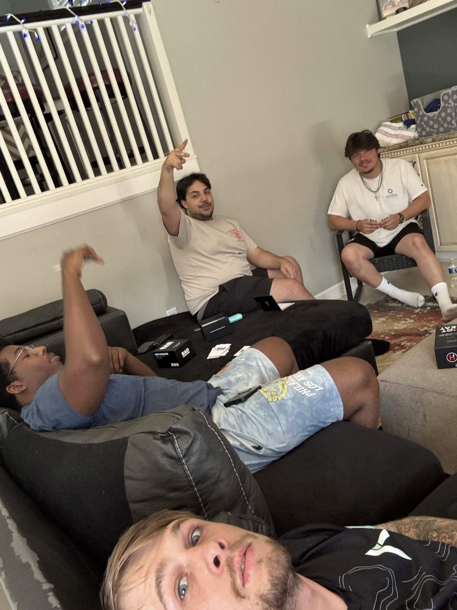 AuraEsportsNA's tweet photo. Our run at @fragadelphia St. Louis has ended.
Didn't quite go exactly how we planned, but we couldn't be more proud of the boys for showing up and putting on a show despite the unfortunate circumstances.
Huge shout out to @PatrickNelsen for subbing in these last few weeks for us and to @revampzz_t for being our last minute hero and stepping in for us day of the event!
Still hungry.
The grind continues!
#FeelOurAURA