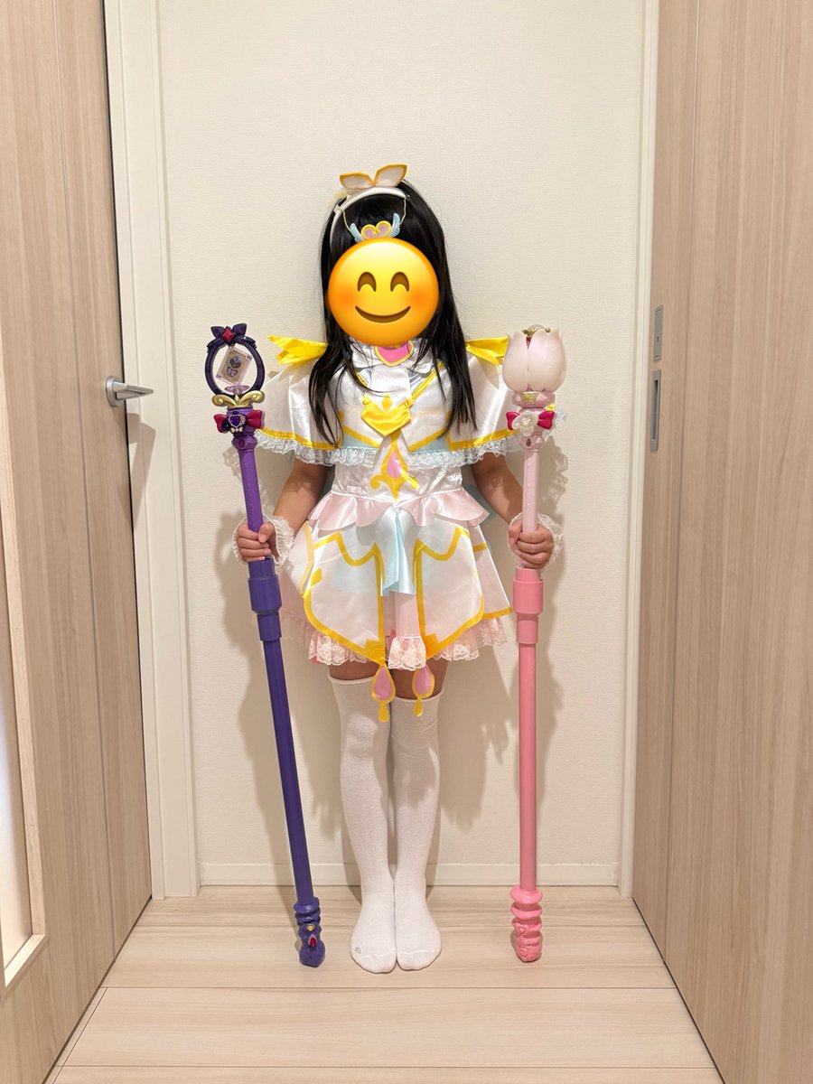 EJhCFBcI6g5ENmx's tweet photo. プリキュア最新話見た娘
「シャインアルカナロッド4本欲しい‼︎‼︎」

たんプリ公式さん、ロッド4本も使う必殺技やめてもらっていいですか🥲www

先週作ったロッドの延長パーツ、色が合わなくて塗り直しかな😂

#名探偵プリキュア
#キュアアルカナ https://t.co/EE9VPjQdii