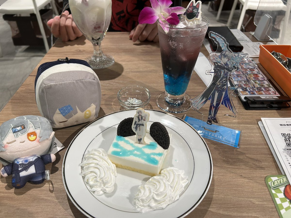 Saku100729's tweet photo. 昨日今日でコンパスのパンのコラボのやつとホテルコラボ、コンパスカフェ行ってきた、めちゃくちゃ楽しかったー！ https://t.co/9ezBIHHXHE