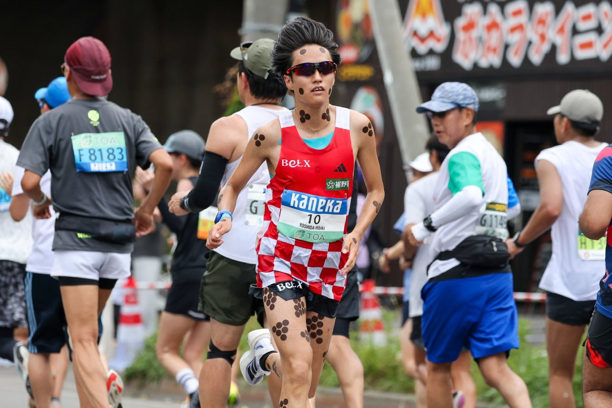 belx_ekiden's tweet photo. 北海道マラソン
#吉田響　9位   2時間13分16秒

応援ありがとうございました。
後半厳しいレースになってしまいましたが色々な視点から改善しまして、今後も大きな目標に向けて取り組んで参ります。
チャレンジは続きます！
#サンベルクス #BeLX 
#北海道マラソン　
写真提供→ #ELDORESO 様 https://t.co/PvnZSrBVKV