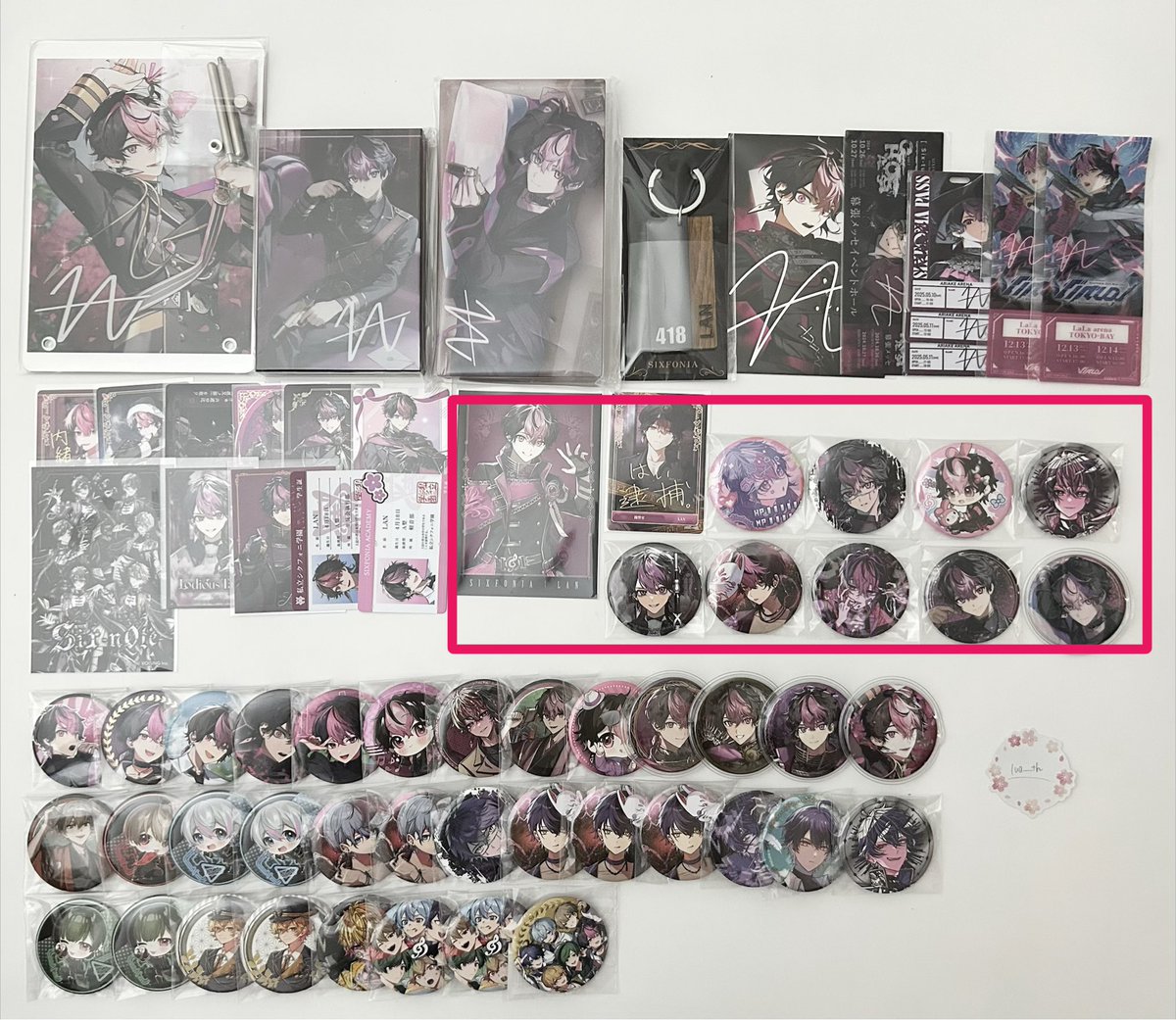 pom_th2's tweet photo. 【求】PayPay、銀行振込
【譲】画像1~4

グッズ整理のためお譲り致します！
ピンクの枠で囲まれているグッズは複数所持しているため、個数等詳細については1枚目ALTをご覧下さい🙌🏻
お気軽にお声がけください✨

 #シクフォニグッズ交換 
 #シクフォニグッズ買取
 #シクフォニグッズ譲渡 https://t.co/8RxZDyo7V5
