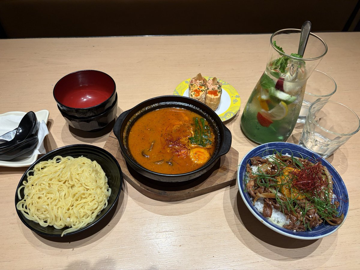 iipehh_'s tweet photo. menikmati akhir bulan agustus dengan makan enak🤤

aku do’a in yg buat sushi tei masuk surga🤤🤤 https://t.co/RRILo215RP