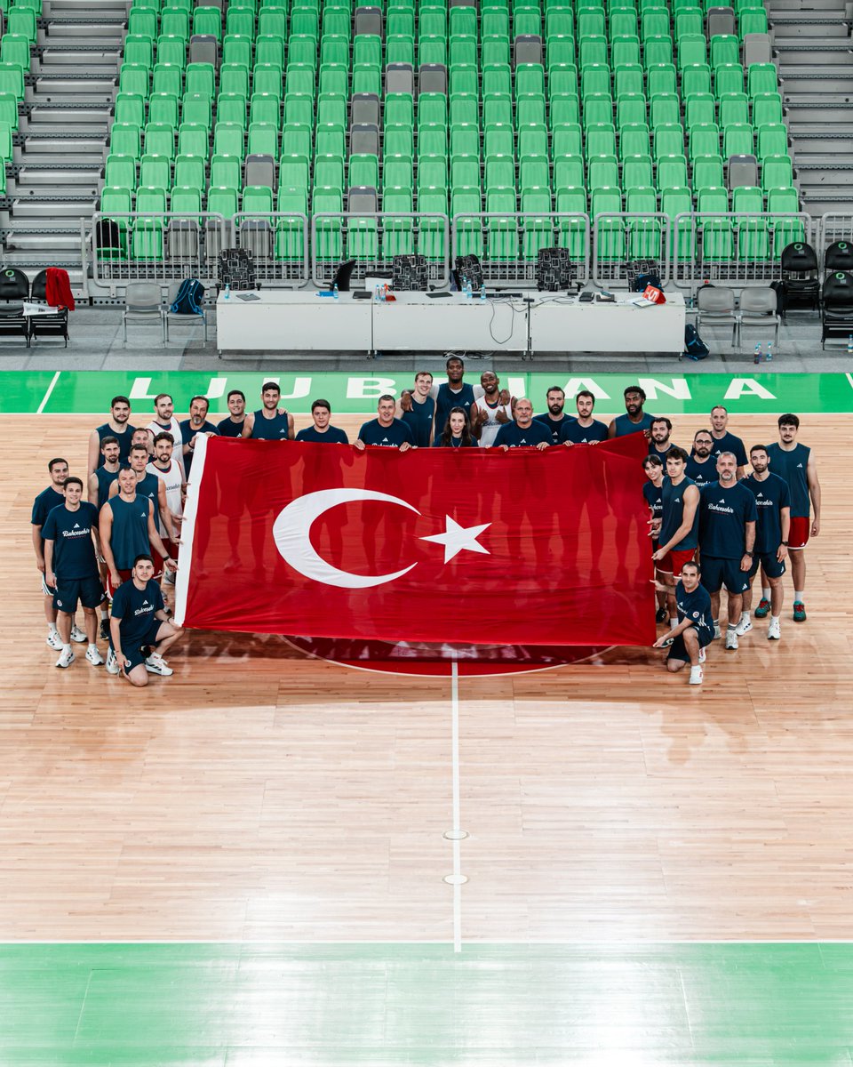 BKBasketbol's tweet photo. 🇹🇷 30 Ağustos Zafer Bayramımız kutlu olsun! https://t.co/9Mel5Pome1