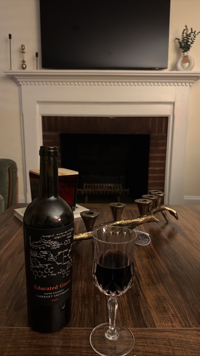 AR15Zone's tweet photo. @LouStandUP1 @LosPollosTV 

Ah Salud 🍷 https://t.co/VyWbAp366v