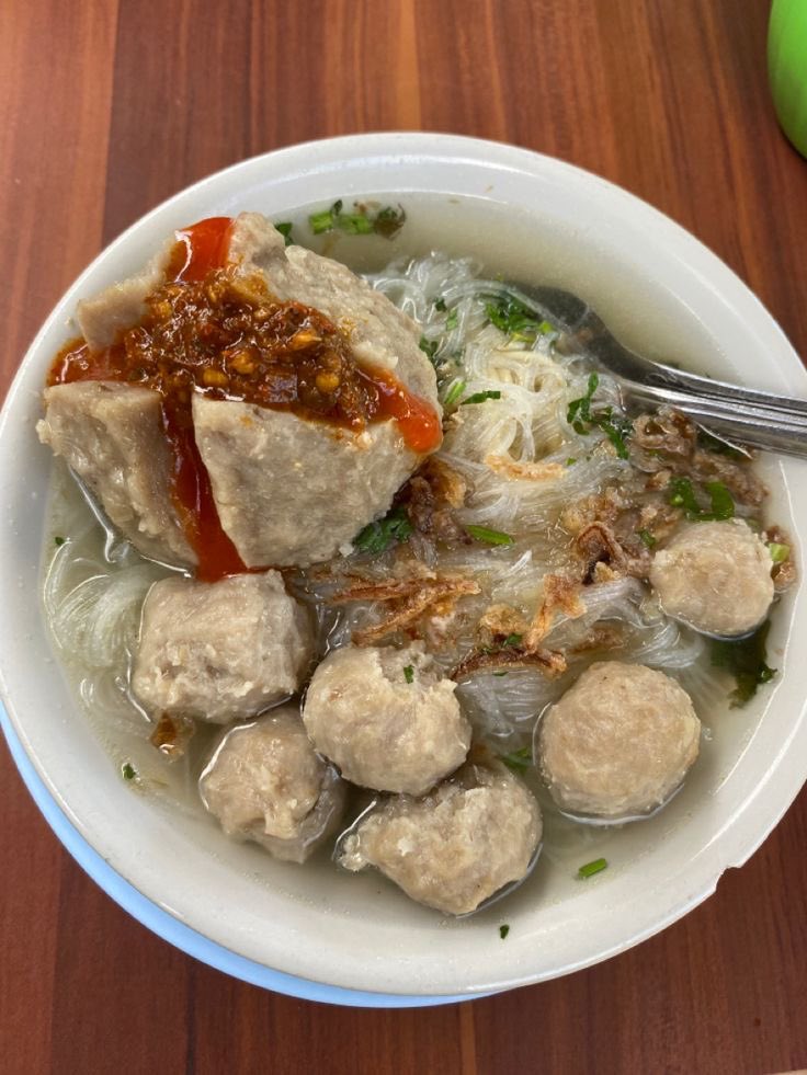 aicilatte's tweet photo. Lebih suka bakso atau mie ayam? https://t.co/tnHISqbYWq