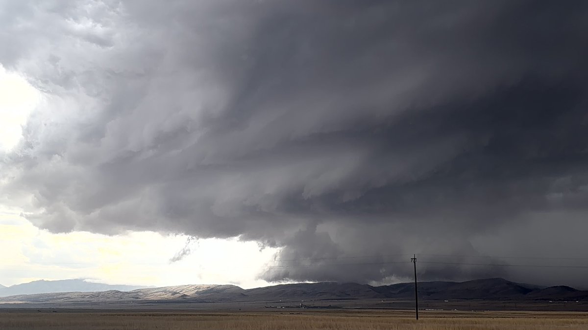 wx_jax_'s tweet photo. Here are some more captures of that beautiful supercell https://t.co/5lnkFbKyW0
