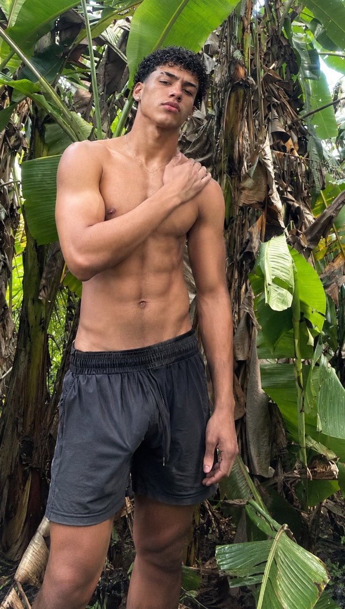 Arthurdnns's tweet photo. Vcs gostam de banana? 😏🍌 https://t.co/Y5Exz82zJM