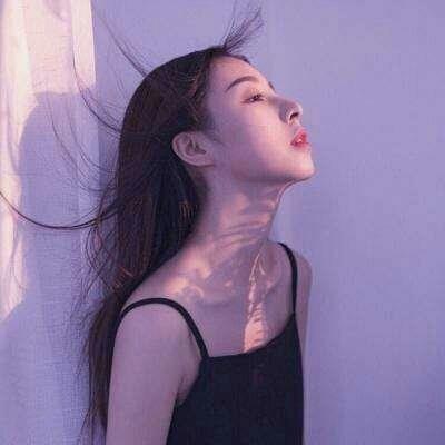 68Geena's tweet photo. 💼 🍁 🎈 🎁 💦 Profiles of faces in photographs https://t.co/rbI1t8sF9u