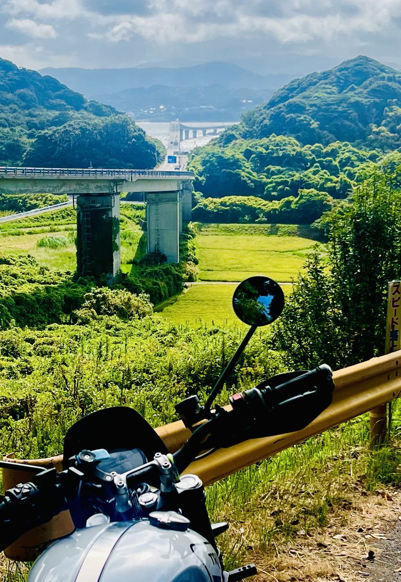 NdellChip's tweet photo. 午前中のお散歩
角島大橋と復活沈下橋 https://t.co/T4BndrzpTW