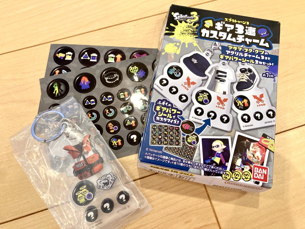 Matilda_u037's tweet photo. これを、こうして、こうじゃ！

ギア3連カスタムチャームのステッカーがダイソーのオリジナルピンズ・キットにシンデレラフィット！

#100均ハンドメイド
#ギアパワー　#splatoon3 https://t.co/VBERfqPNAT