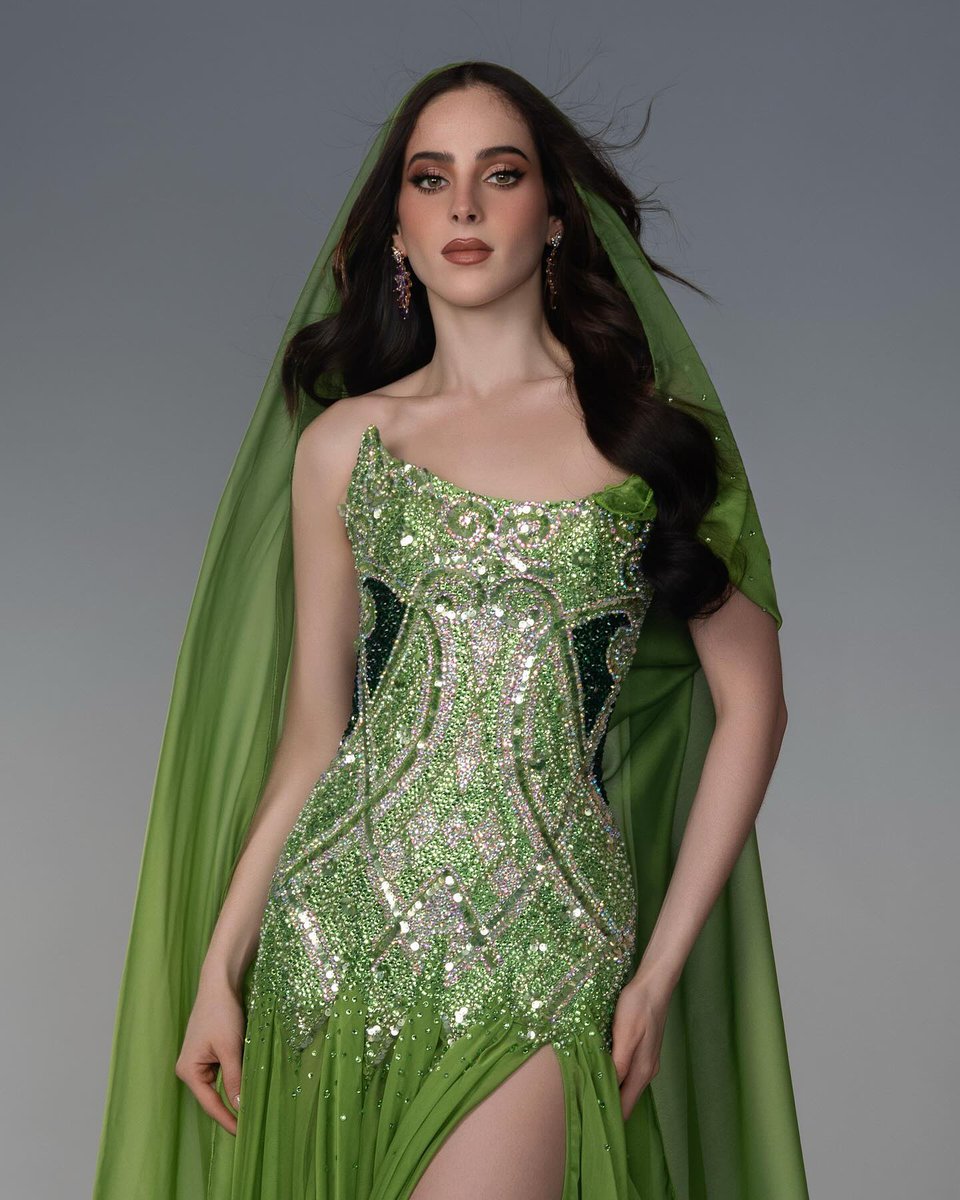 enemiiestolover's tweet photo. Yo aún no supero este look que nos sirvió Fatima 
#FatimaBosch https://t.co/vg2Q6vMi29