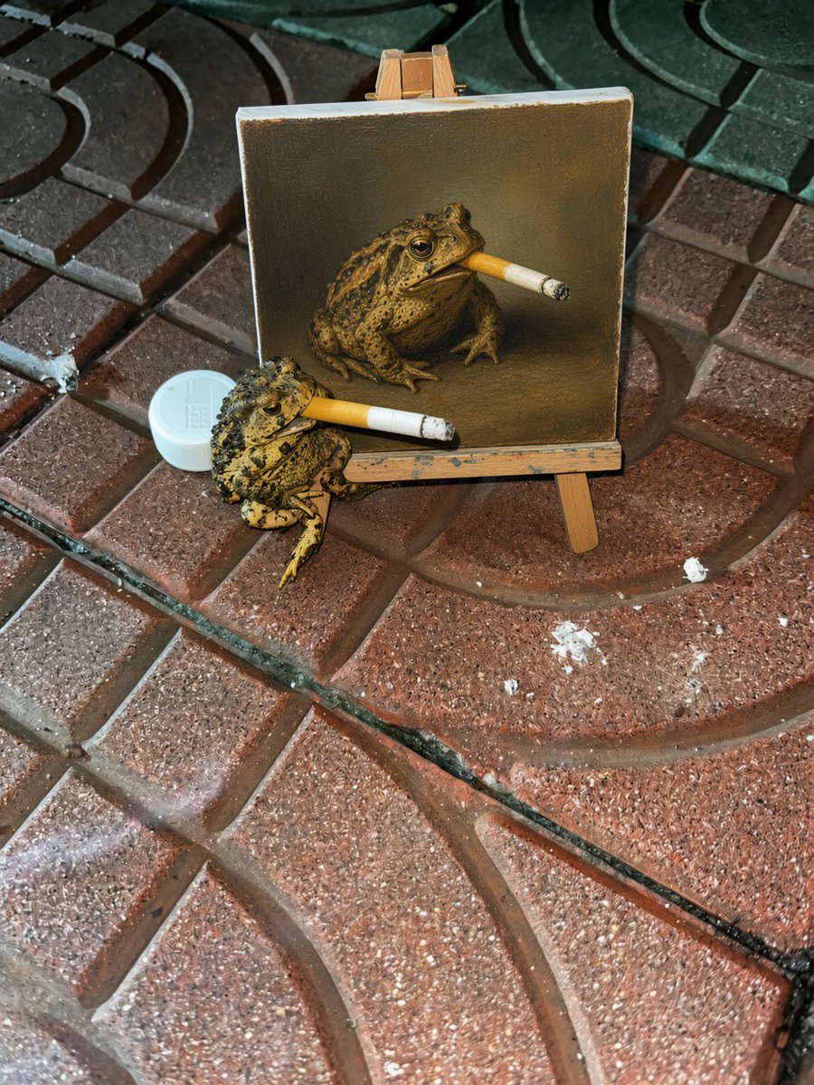 SmokingFrogpf's tweet photo. self portrait https://t.co/wK2lTa6RSm