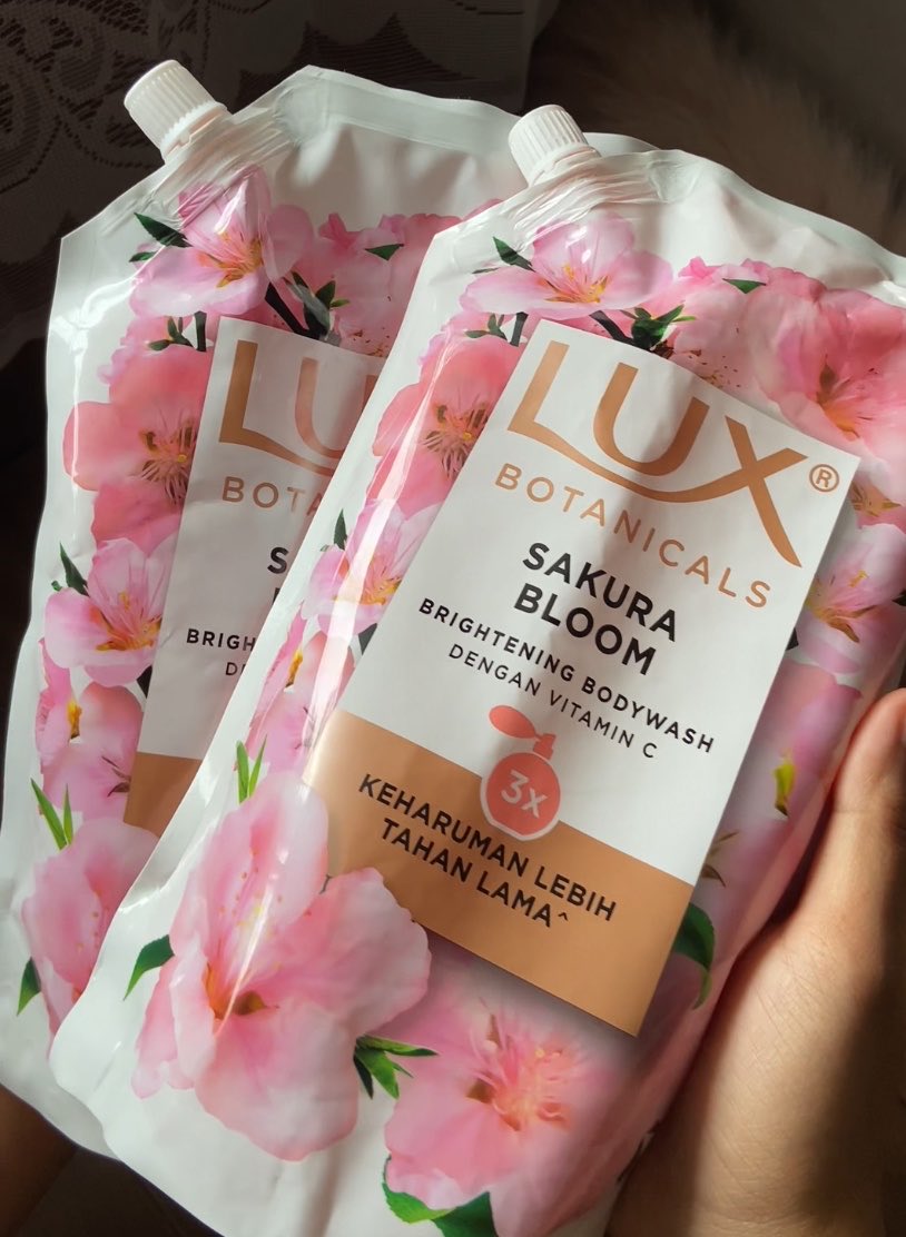12millsaway's tweet photo. @xxxx_ayy YANG PENTING LGI PROMO🫠 lagi pake lux ini 52k dapet 2 poch yg 800ml lumayan banget kannnn. eh wanginya enak banget semerbak dan seger gitu💝
https://t.co/MvdTFpsCne https://t.co/cK8ByWVkbv