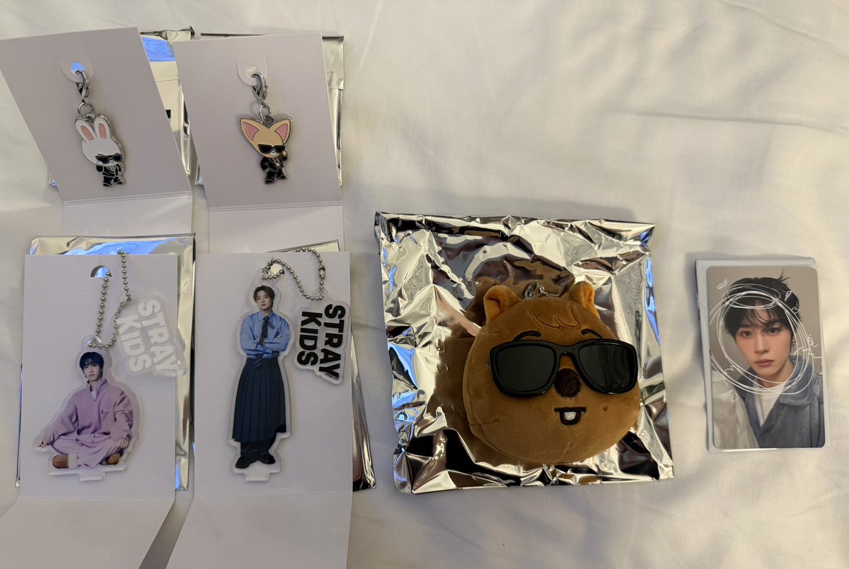 min_stay124skzu's tweet photo. 【交換】　Stray Kids スキズ RUN IT JAPAN POPUP購入特典　トレカ

譲　リノ・ハン・アイエン・リービット・ハンクォッカ・フォクシニー

求　画像2、3枚目💕ヒョンジン・フィリックス ・ジニレット・ポガリ
POPUPトレカ　フィリックス 

30日国立手渡し希望
現在東京体育館休憩スペースにおります https://t.co/eliU8io6zD
