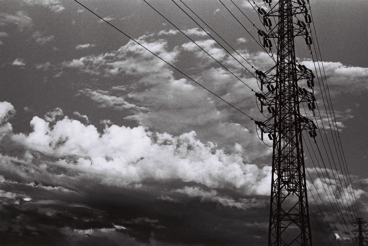 Kvertsky_1226's tweet photo. 鉄塔シリーズ

Leica 3A（3F改造）
Summitar 50mm f2
上海GP3 100 
セロナール1:99 低温静止現像 https://t.co/R5hYYPkwEE