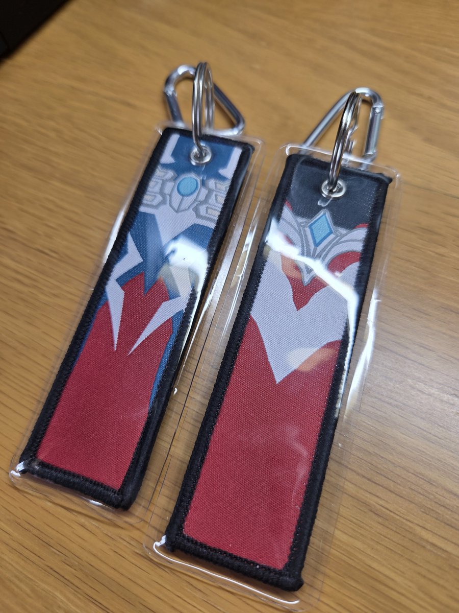 tworiver_2's tweet photo. フライトタグは100均の軟質カードケースとアイロンでパウチにするに限りますわね https://t.co/kzMorJFySH