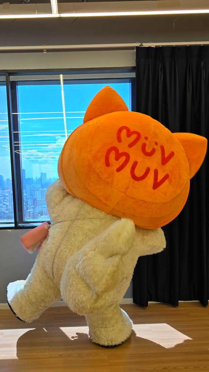 muvmuv_GMMTV's tweet photo. วันอาทิตย์ติดเรียนพิเศษค่ะ #MUVMUV https://t.co/paXNKy5ptg