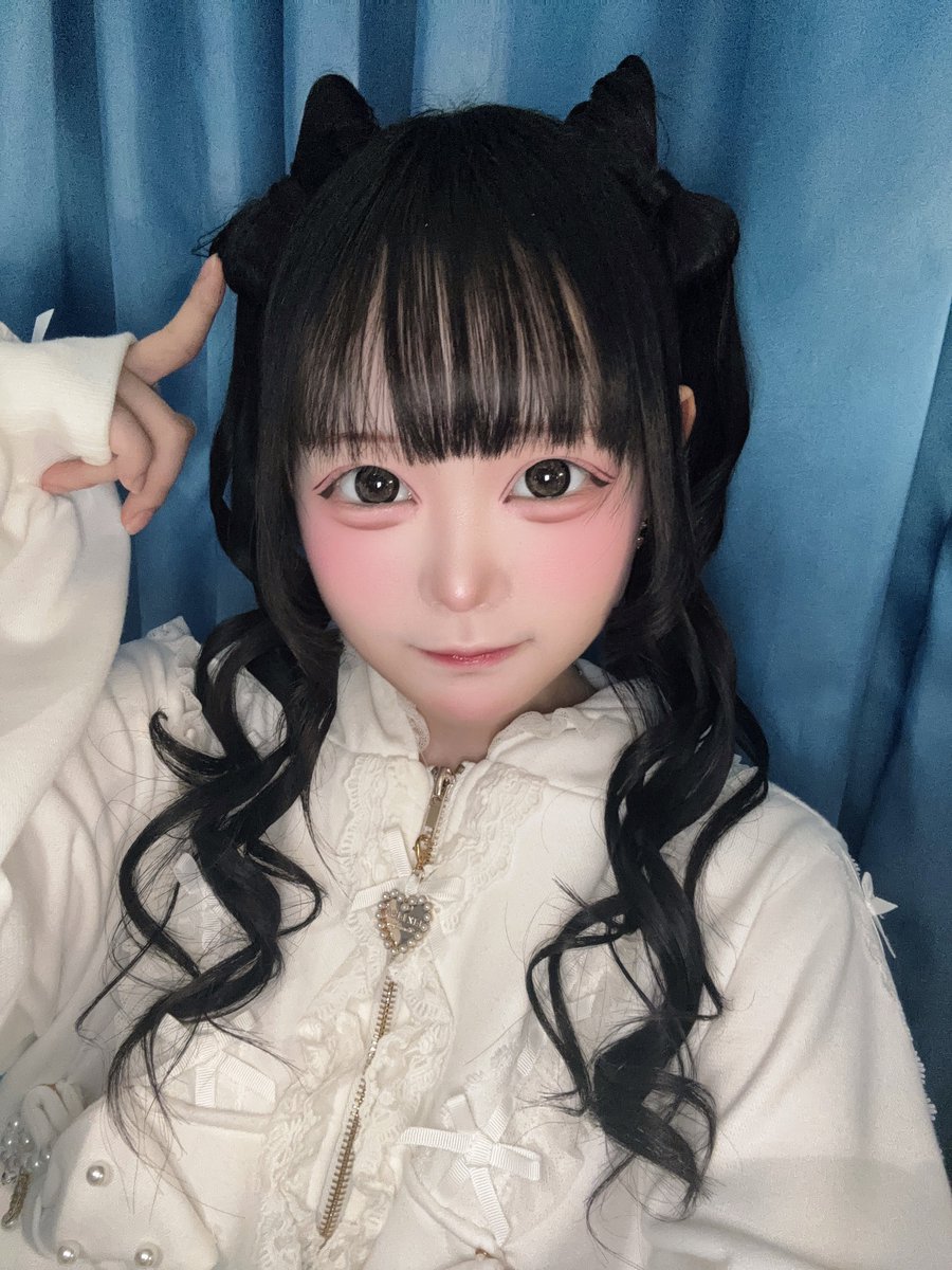 numuinemu's tweet photo. 出勤！
今日は私服イベントだよ〜🥰 https://t.co/nH5zOtRDic