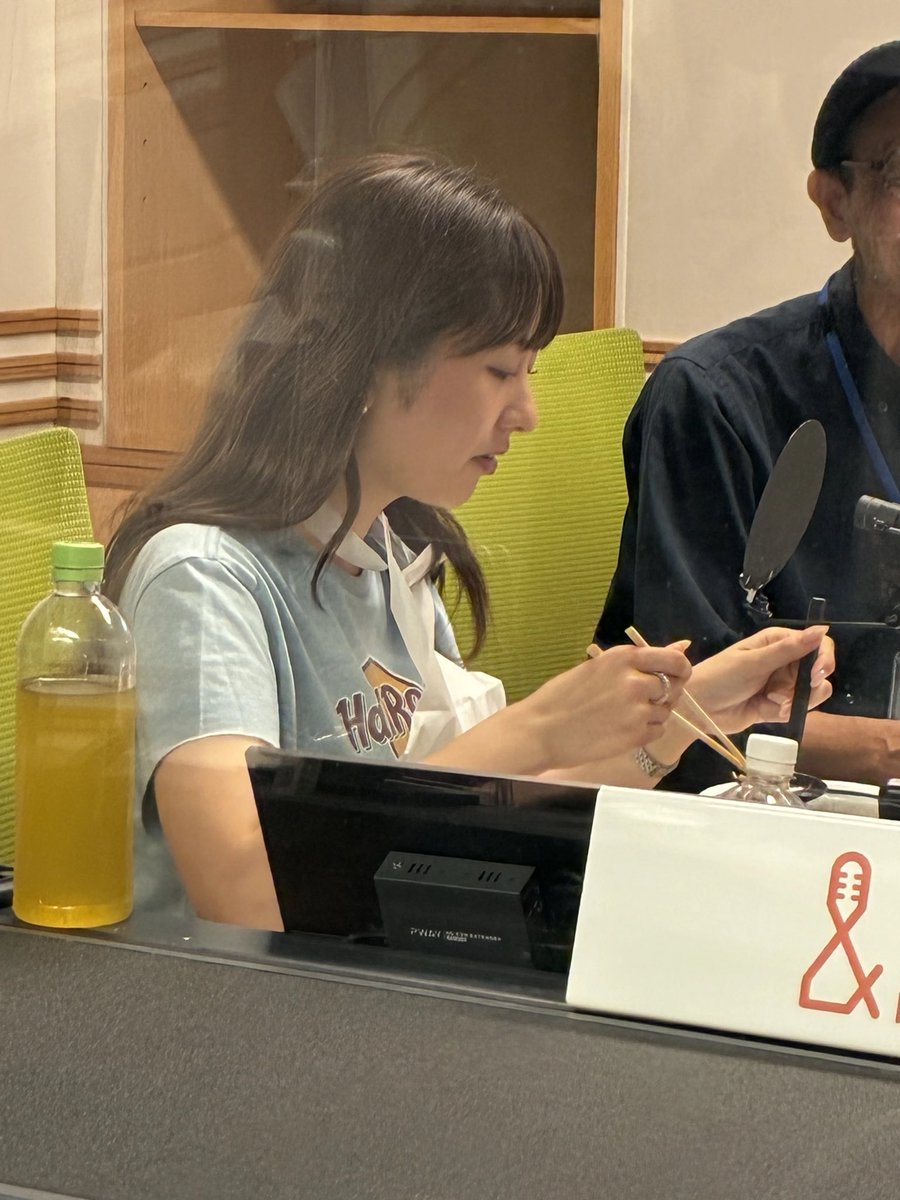 ehashiudon's tweet photo. あっちゅ〜まの8月。
気付けば9月も目前なんですね…
とりあえず8月最後のももクロ⭐︎パンチも皆さまどうぞよろしくお願いいたします。

本日もハピクロのあと17時は、文化放送「高城れにの週末ももクロ☆パンチ」ぜひご聴取下さいませ。

#ももクロパンチ
#フマキラー
#山田うどん食堂
#joqr https://t.co/wzmdDrofQP