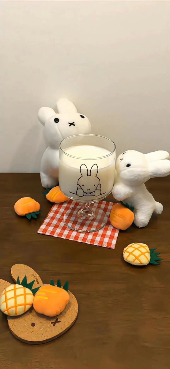 NYmLzWMoWaAIe3K's tweet photo. 健康管理不用复杂，每天多喝水+睡够7小时，坚持两周气色直接up！ https://t.co/YjW4QuzbR5