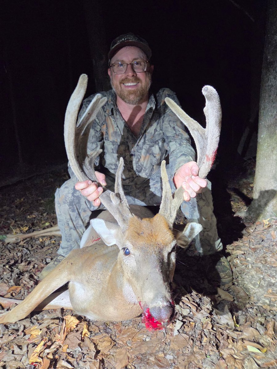 Creek733's tweet photo. What a great start to the season!  Velvet hunt successful!!!  Public Land Velvet Buck.  Lot of hard work getting this dude out, worth all the pain. Arkansas! WooPig! https://t.co/UTuWKMKybC