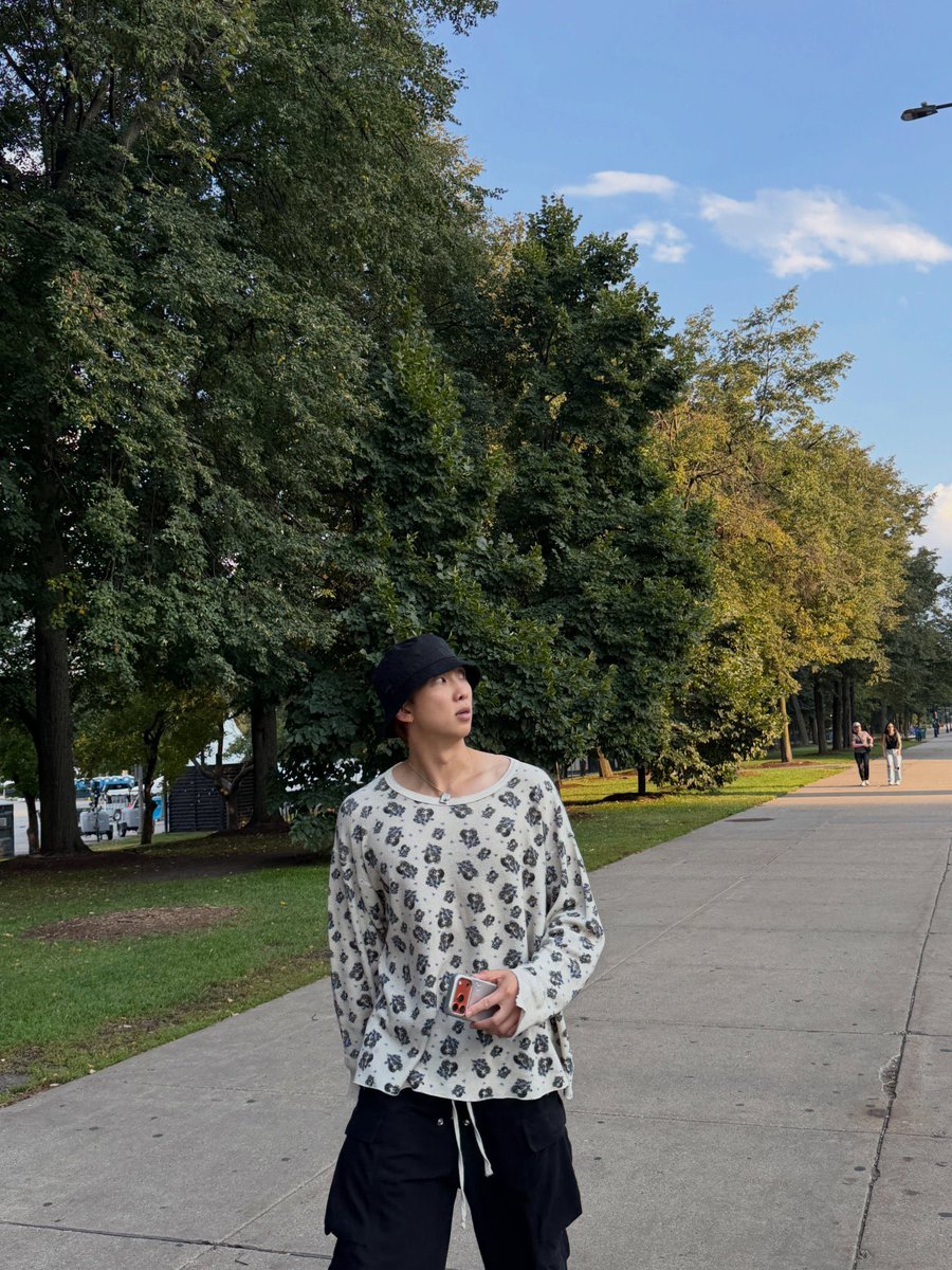 RM_supporters's tweet photo. [RM INSTAGRAM]- (1)

(2026.08.30)
😭🥹

#rkive #BTSRM 
#RM #방탄소년단RM #김남준 #namjoon https://t.co/l7g2b6aFju