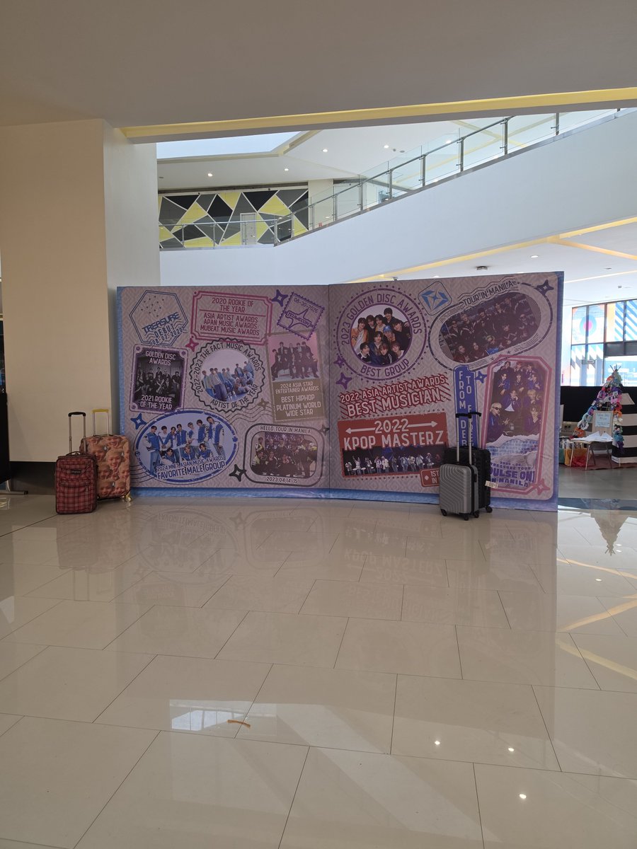 ChillinwithSuk's tweet photo. 💎 PH TEUMECON 2026 IS ON! 🗺️

Enter through the PSBank Mall Entrance, register at the Boarding Gate, explore the Teume Market, and journey through the TMAP Trail!

Head to the 2nd Floor to send a postcard at the Teume Post Office, claim your freebies at the Trading Post, and strike a pose at the photowall! 📸💌🎁

This day is for you, TEUME! Let’s celebrate TREASURE and party like na-na-na! 🎉

#PHTEUMECON2026 #OurTreasureMap #TREASURE
