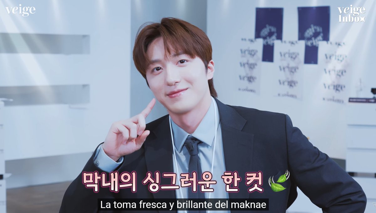 curz_bk's tweet photo. Chani es el más fiel a sus dos poses: esta y la de 👍 https://t.co/F3ckUAVrPC