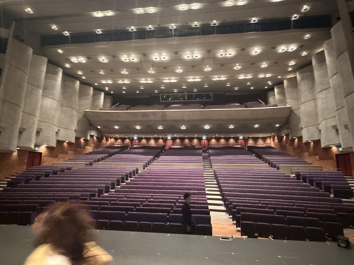kazukkyyy's tweet photo. 人魚姫、昨日の川越も多くの方に来て頂きましたが今日は越谷公演、2階席も満席です！！
本番頑張りまーす！
宜しくお願いします♪ https://t.co/j0sZeawtMC
