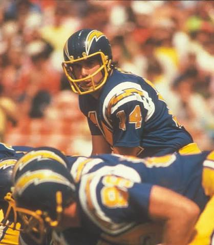 KINGLEXUSIV's tweet photo. 14 days until NFL Sunday. β‘οΈ
So today belongs to No. 14 β Dan Fouts.
Air Coryell. Deep shots. Points in bunches. One of the men who helped revolutionize NFL offense. #AirCoryell #BoltUp #Chargers #DanFouts #SanDiegoSuperChargers https://t.co/rcqIlnogn5