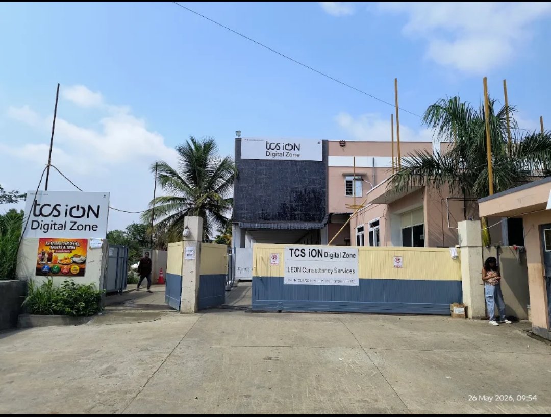 Thakursatyam_07's tweet photo. #IBPSSO IT Officer exam 29, Aug 2026 Centre nearly 50 km from my location in Bengaluru, around Harohalli. Had to ride 120 km for the exam & back. 850 fee+₹2,500 travel cost for many candidates. Exam stress is already high why add the burden of such centres?@IBPSIndia @DFS_India https://t.co/w65QfOdQ2j