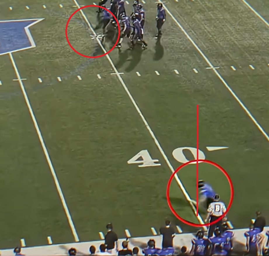 therealAST's tweet photo. Kickers leg is extended through plane. Ball is away, player still hasn't crossed the line with his torso. Let alone his feet. https://t.co/AXnhRSqSTy