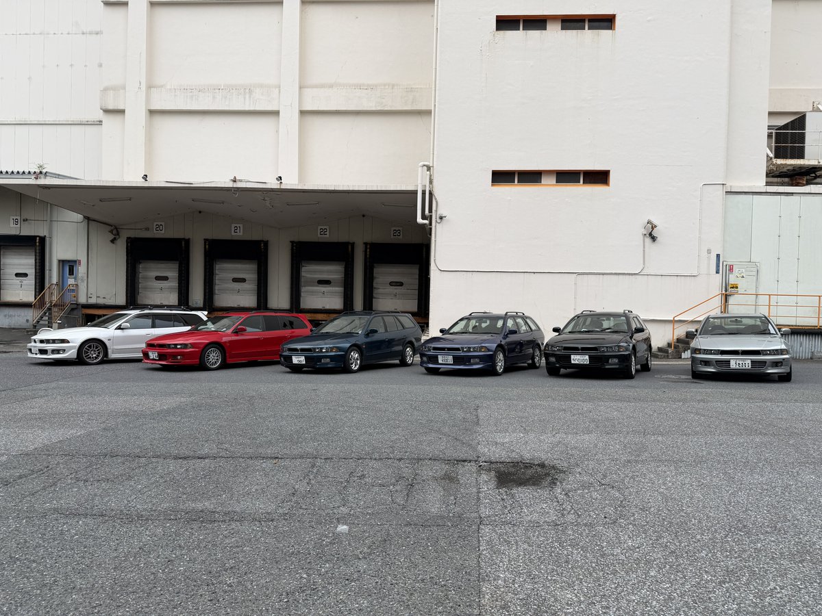 GALANT_GDI's tweet photo. とりあえず言えることは異常だということです
奇跡の色被り無し＆初期モデルの全エンジンコンプリートww https://t.co/SghgFGPlTO