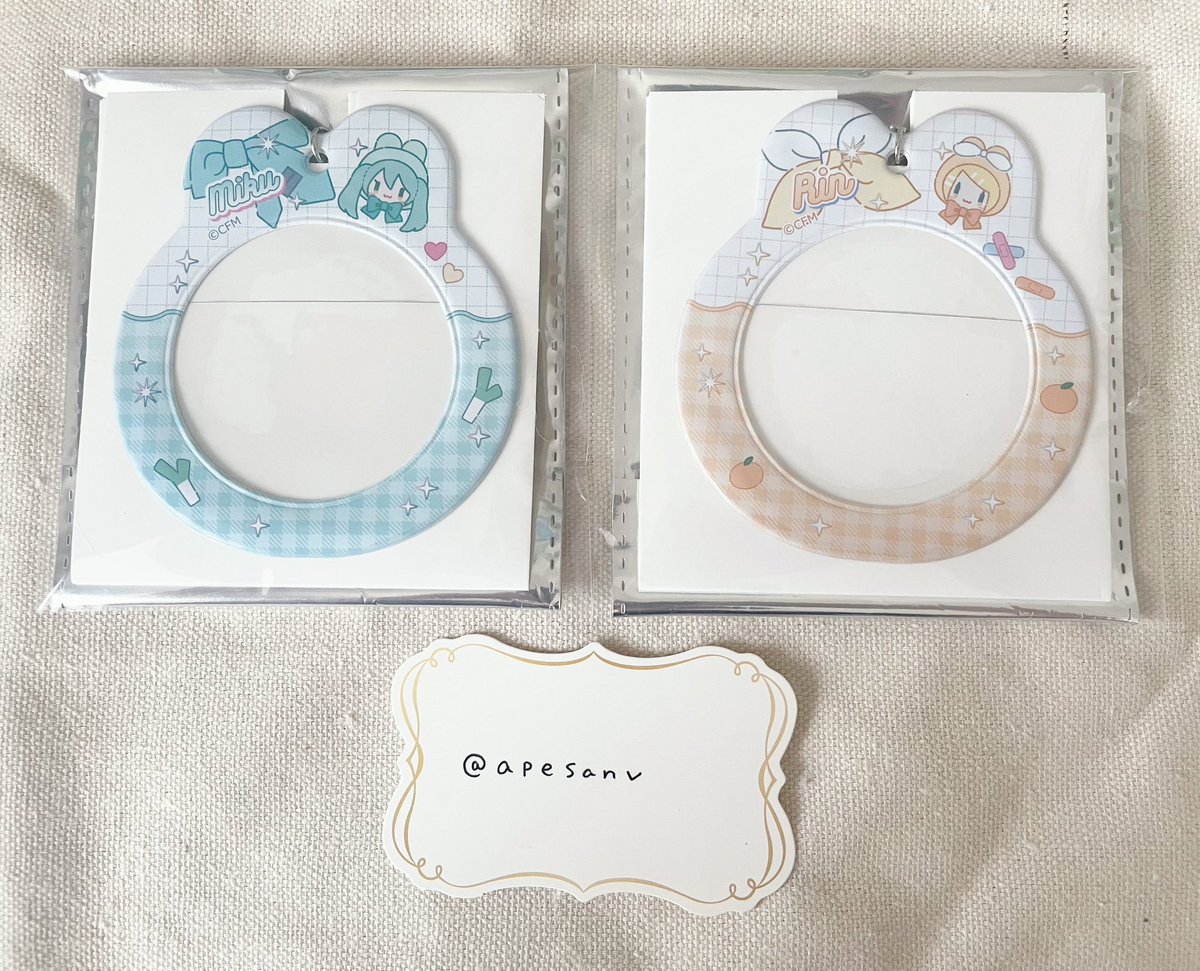 apesanv's tweet photo. 【交換】
VOCALOID ボカロ 初音ミク
100均コラボ 缶バッジホルダー

譲:ミク￤リン

求:レン￤MEIKO

レン含む交換優先。
お気軽にお声がけ下さい。 https://t.co/6jEB4X4lGt