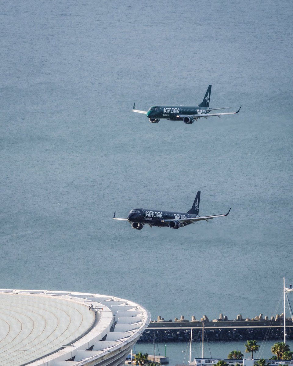 GaytonMcK's tweet photo. It’s a well known fact that we have the best pilots in the world, that was spectacular, next time I will ask the pilots to land on the field, prepare to be amazed further. https://t.co/bgDYyNrrNM