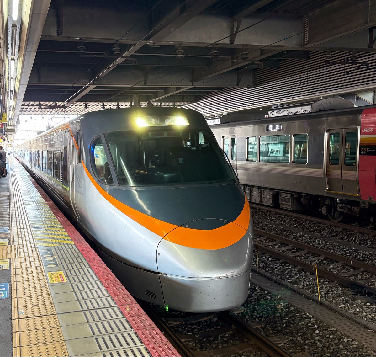 kaori290's tweet photo. 高松に直接飛び込むよりも、岡山から瀬戸大橋渡って乗り込んだほうが一万円くらい安かった
てか岡山暑すぎる…
#櫻坂46_Whatslonesome_Final
#櫻坂46_Whatslonesome https://t.co/s97kpRNCwJ