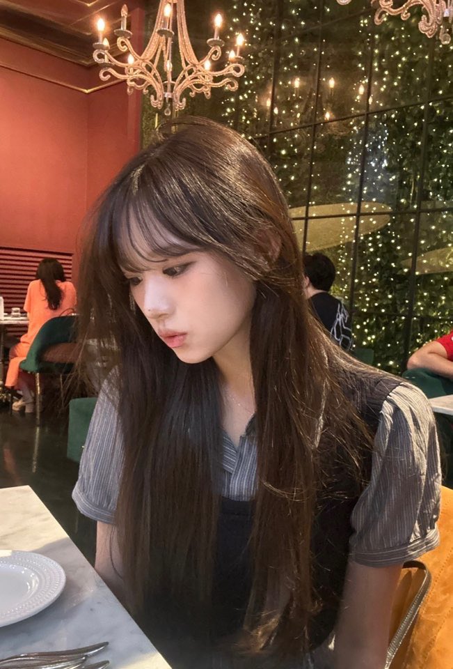 Keyveatz's tweet photo. 안뇽 다들 점심은 먹었나 🥺
많이 걱정해 주어서 너무 고마워요 엉엉 ㅜㅜ 
다들 마니 놀랐죠,, 너무너무 보고 싶었는데 미안해요😭😭 요즘 코로나가 다시 유행이라고 하니까 모두 꼭 조심해야 해요ㅜㅜ 예슬이 언니랑 얼른 나아서 만나러 가께요.. 아프면 안대 다들!! 밥도 꼭 잘 챙겨먹구.. 사랑해🤍

#Keyveatz #키비츠
#UMJIONE #엄지원
#AOMG