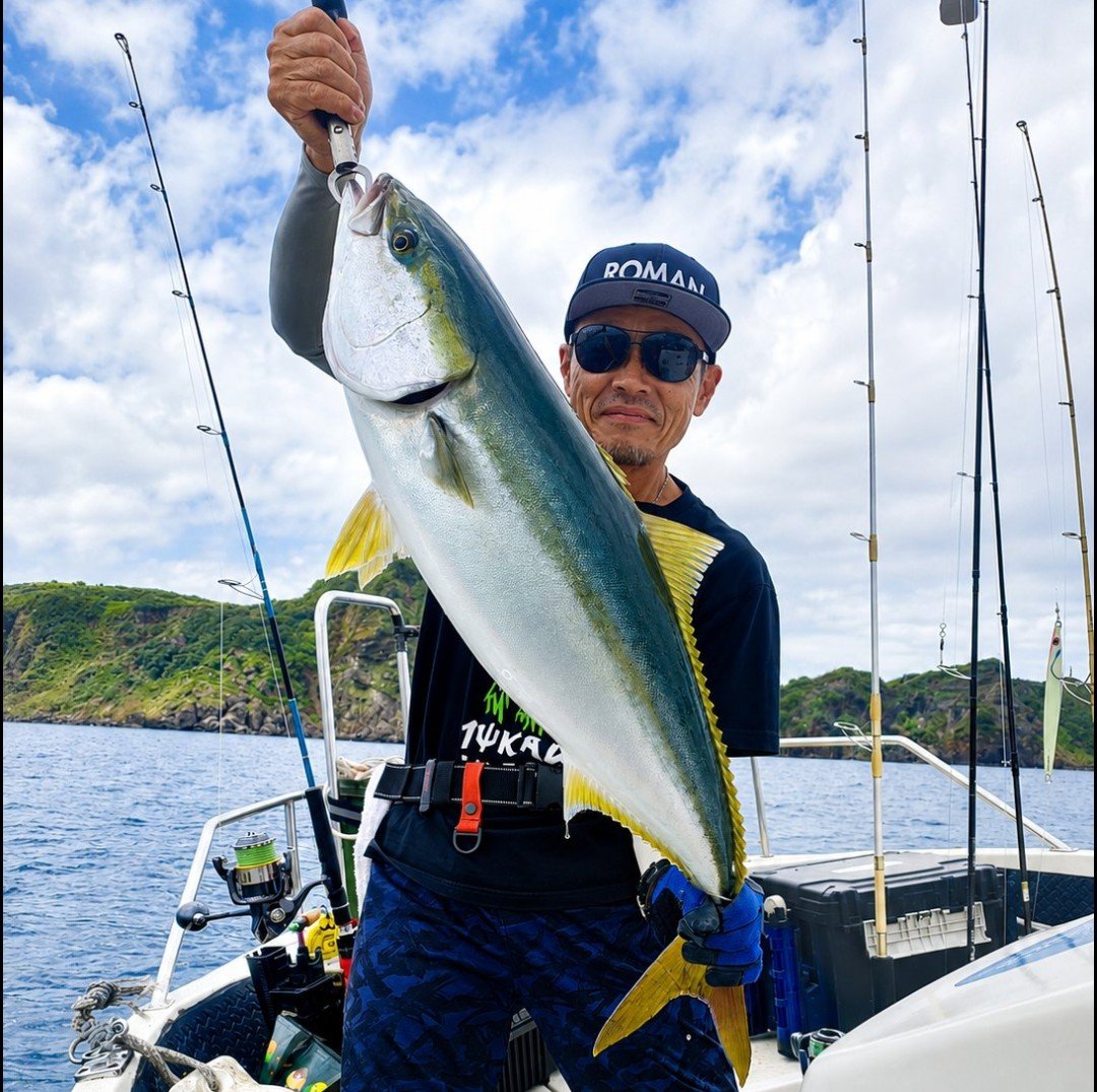 hagacchi3's tweet photo. 本命が釣れずに
ラスト一流しの時間に突入。
フグの猛攻をかわしつつ
最後にナイスな本命をGET✌

最後まであきらめちゃダメね。

結果　ブリ＆ヒラメの
ハッピーロマンセット✨️✨️ https://t.co/QPYjXSc1Mm