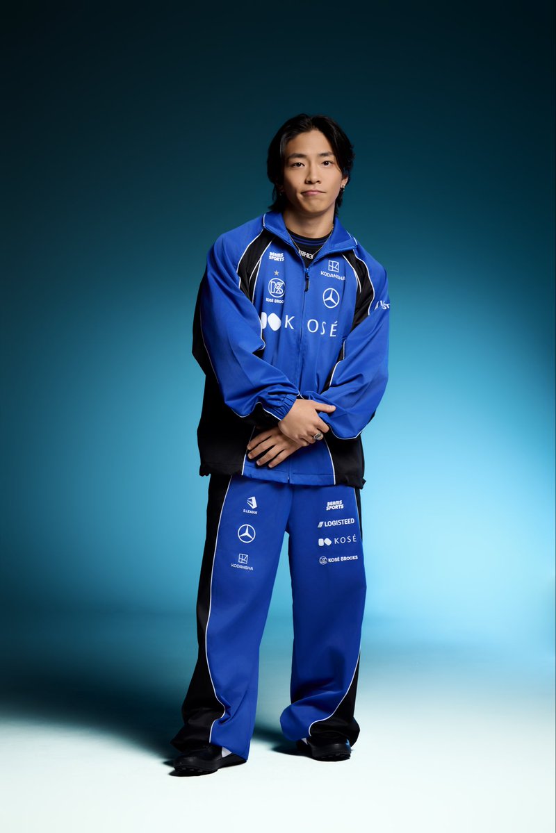 kose8rocks's tweet photo. D.LEAGUE 26-27 SEASON NEW OFFICIAL PHOTO
#99 YU-KI @happyboy_yu_ki   新シーズンに向けて、YU-KIへの応援メッセージをお願いします🎱💙

▼Official Sponsor @KODANSHA_JP @MercedesBenz_JP @LOGISTEED_LTD @BEAMS_JP  @日本橋フィリー
▼Credit Photo @AYATO28 Creative Director KENNY SPLIF Hair&Make KOSÉ Beauty Creation Unit Team Wear Supplier @BEAMS_JP

#kose8rocks #dleague #breaking