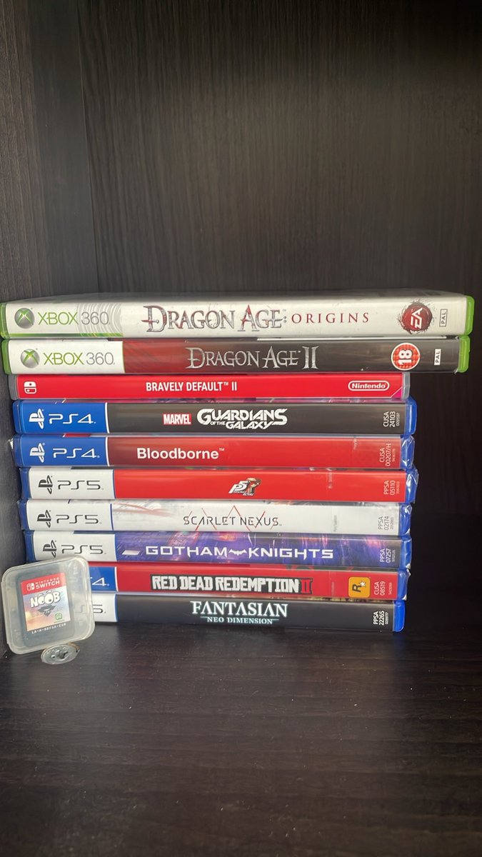 wilfrid93's tweet photo. @ben_jinator 250H au bas mot 😅. 
De mon côté, j’ai décidé de me faire la licence Dragon Age. 
Obligé de ressortir la 360 pour Origins et le 2 😭 https://t.co/U88MkJWmlV
