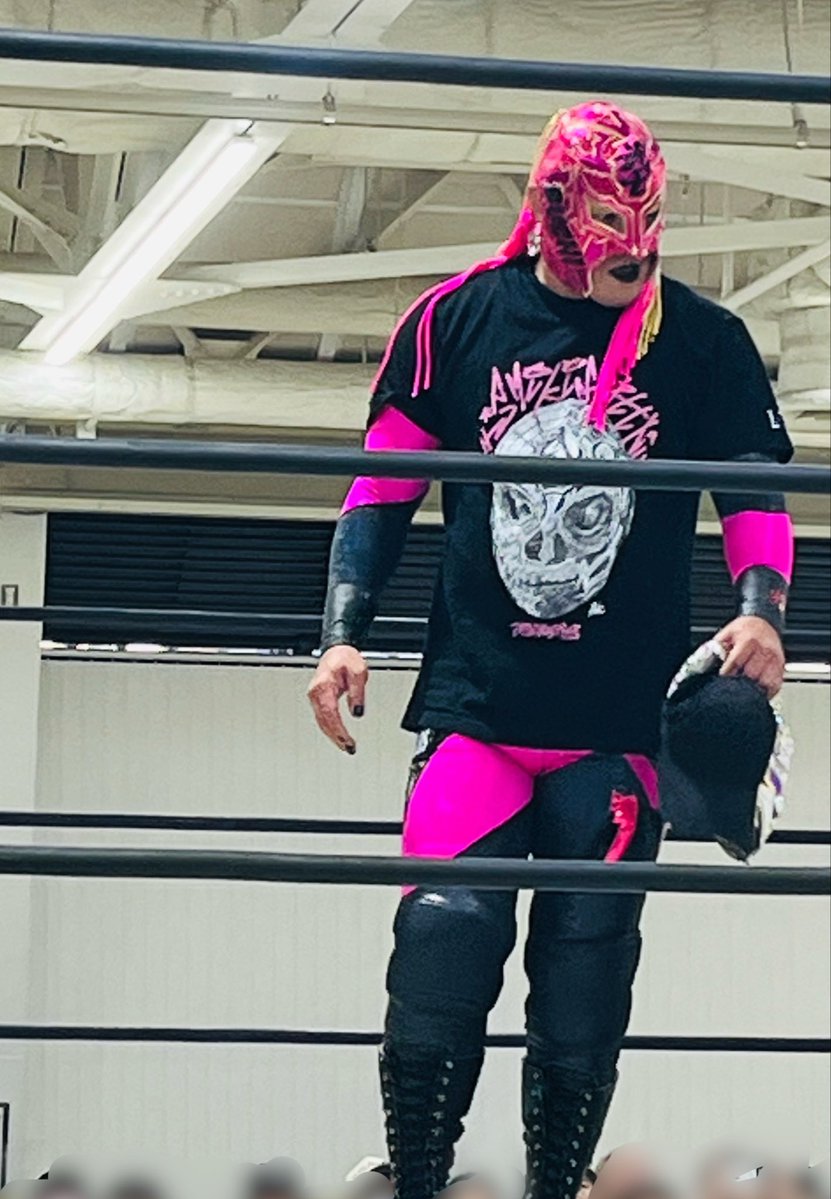 ShowkoBKP's tweet photo. BUSHI選手
🩷🖤💀🖤🩷
#BUSHI
#NOAH
#神戸サンボーホール https://t.co/IjBVSVQomn
