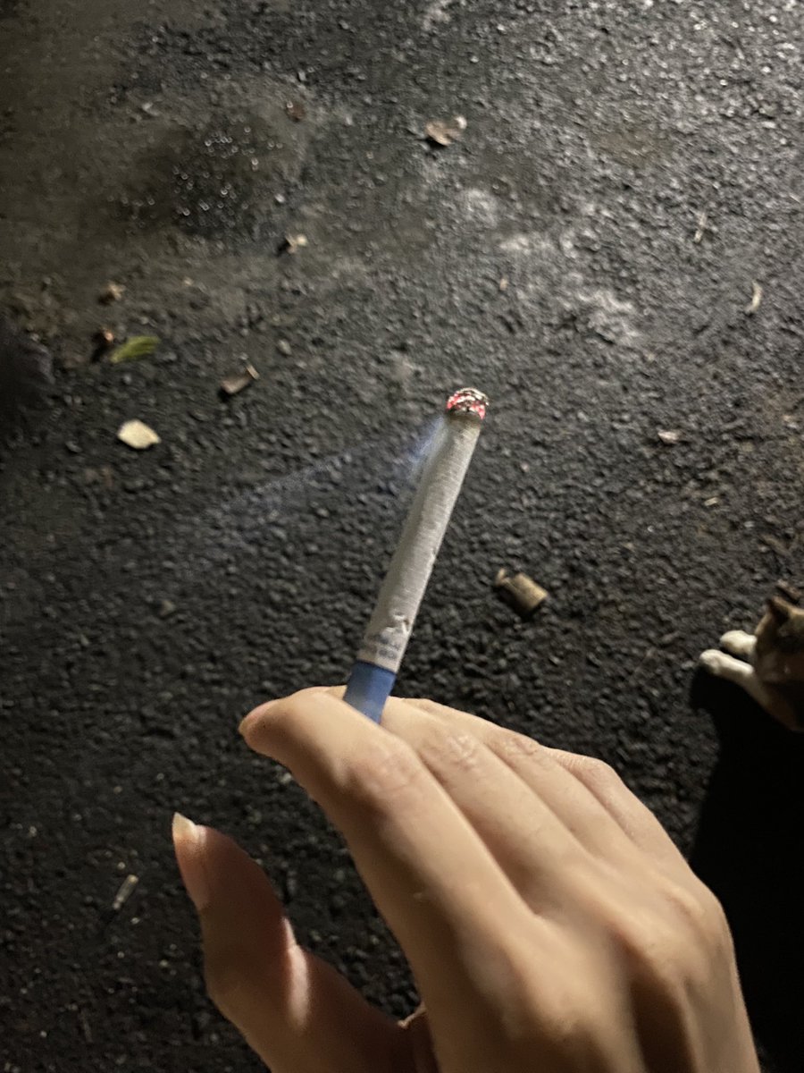 cruciqle's tweet photo. .☽༊˚ marlbie mega ice blast - 7/10

₱200 smth smth as per @_lauwe (TY yb buddy)
- LAMIG nahithit ata ako ng aircon
- buzz is ok! 
- hagod is kinda ok too
- ofc walang flav but the lamig makes up for it for me https://t.co/zxFD1vr757
