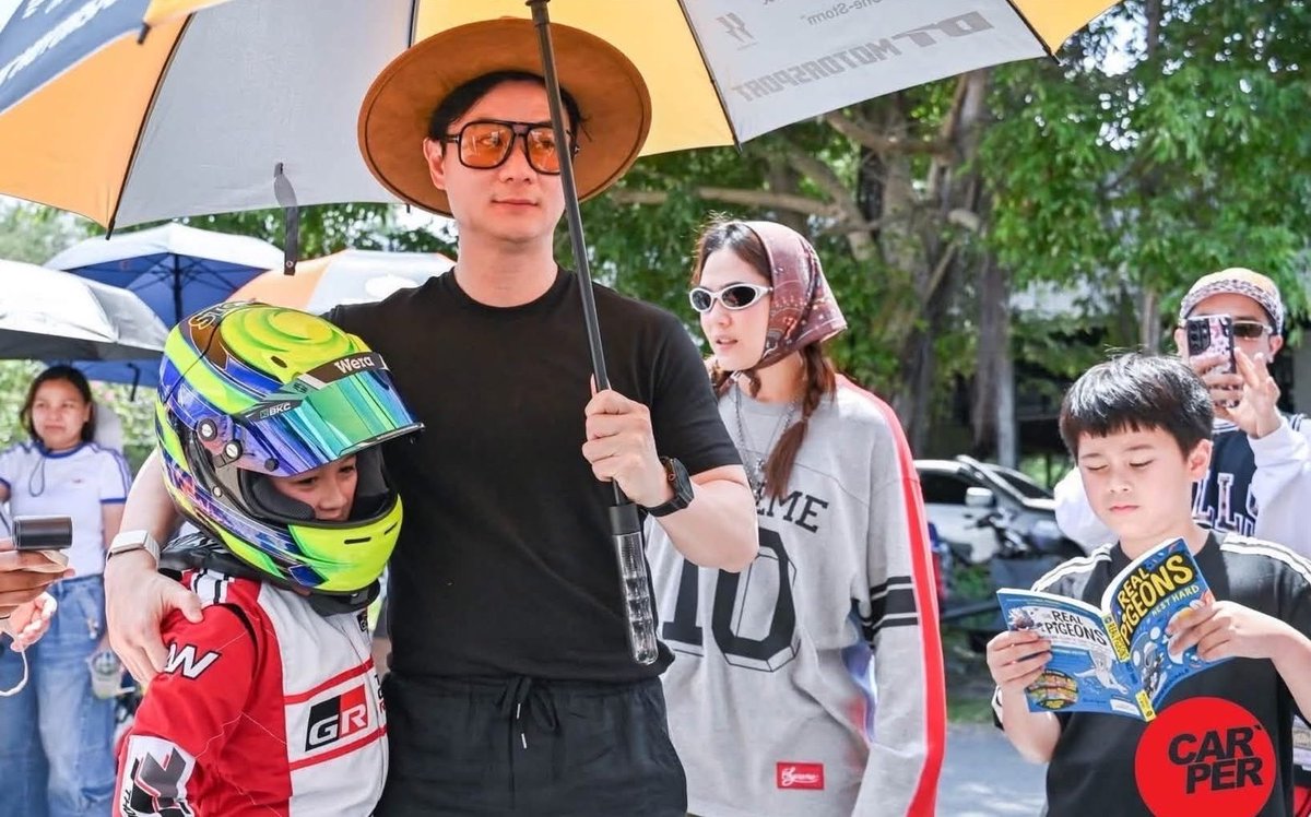 jsmtjyygyjbbjb's tweet photo. สองแฝดที่คาแรคเตอร์ชัดมาก 55555555555555555555555555 https://t.co/yWkbRMTMox