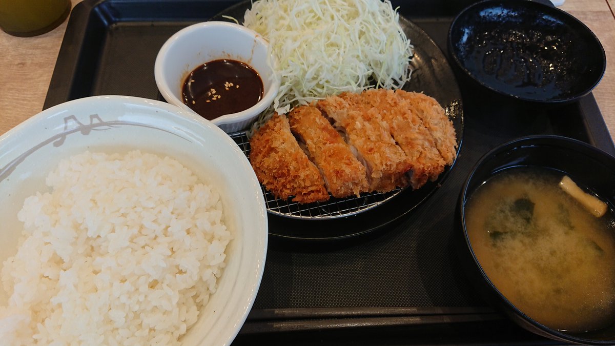 fujikawa_chan's tweet photo. 今日はロースカツ食べ、イニブでフルセイバーさよなら会をしました
めっちゃ楽しかった！！ https://t.co/Xl4QNb6JVs