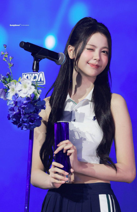 nippon_music's tweet photo. Carmen of Hearts2Hearts becomes the first Southeast Asian Artist to win Female Solo Popularity Winner at K-World Dream Awards. https://t.co/u5HTTLTA3D