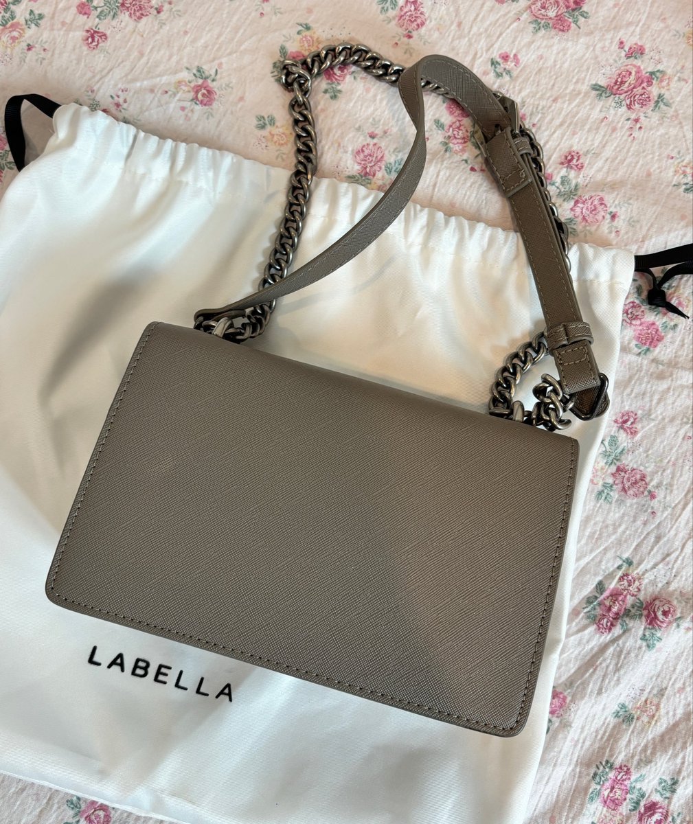 bbaqwr_'s tweet photo. ส่งต่อกระเป๋า labella luna (M) ค้าบ 900.- รส สนใจเดมมาได้เลยย🍅: #กระเป๋ามือสอง #กระเป๋าแบรนด์ #ส่งต่อกระเป๋า #โล๊ะตู้ #ส่งฟรี #labella https://t.co/zEiAkFctFe