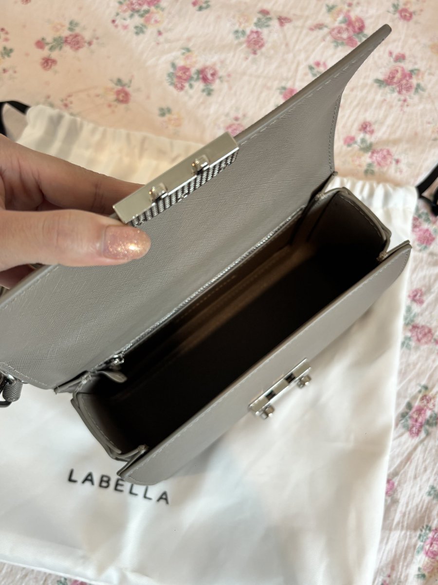bbaqwr_'s tweet photo. ส่งต่อกระเป๋า labella luna (M) ค้าบ 900.- รส สนใจเดมมาได้เลยย🍅: #กระเป๋ามือสอง #กระเป๋าแบรนด์ #ส่งต่อกระเป๋า #โล๊ะตู้ #ส่งฟรี #labella https://t.co/zEiAkFctFe