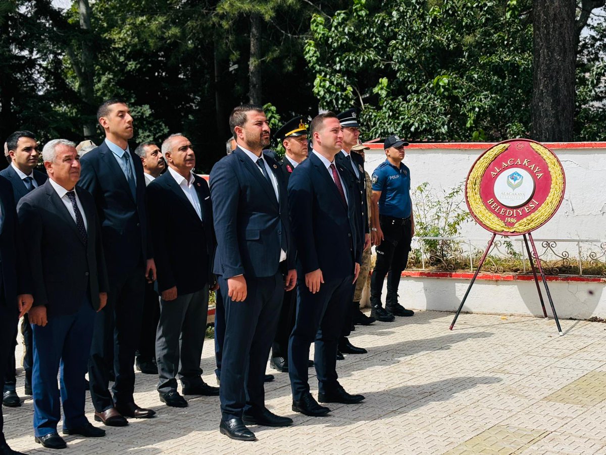 AlacakayaResmi's tweet photo. 30 Ağustos Zafer Bayramı münasebetiyle ilçemizde düzenlenen anma programı; İlçe Kaymakamımız Sayın Batuhan SARIOĞLU, ilçe protokolü ve vatandaşlarımızın katılımıyla gerçekleştirildi. https://t.co/7tj9Xve6f1