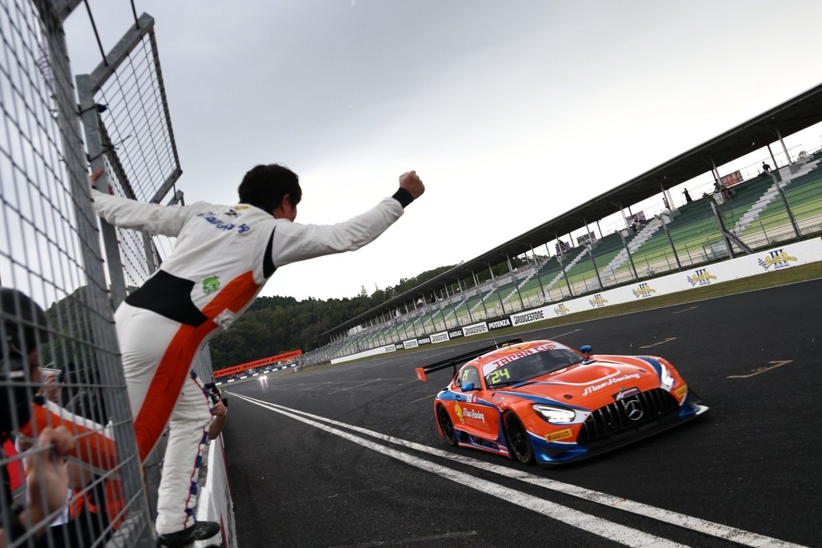 ShibataYusaku's tweet photo. World Challenge Asia Japan Cup OKAYAMA 

Race1 P1🏆
Race2 P6

Race1ではポールポジションからスタートして優勝する事が出来ました！

ポイントリーダーのまま迎える最終戦の鈴鹿決戦でチャンピオン獲得出来る様に頑張ります💪

沢山の応援ありがとうございました😊 https://t.co/PLzoVxra0b