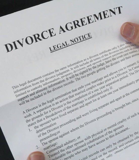 Ghost91ne's tweet photo. Roman reign discovered two of his children belongs to his best friend   Seth rollins and he’s planning to divorced his wife and get her arrested with his friend 💔💔 https://t.co/xExB0QKEMl